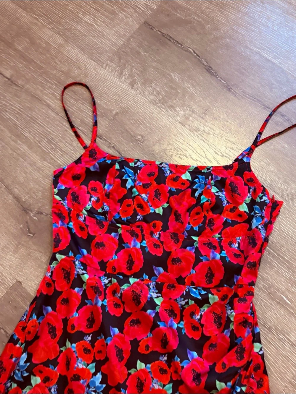 Public Desire bold red